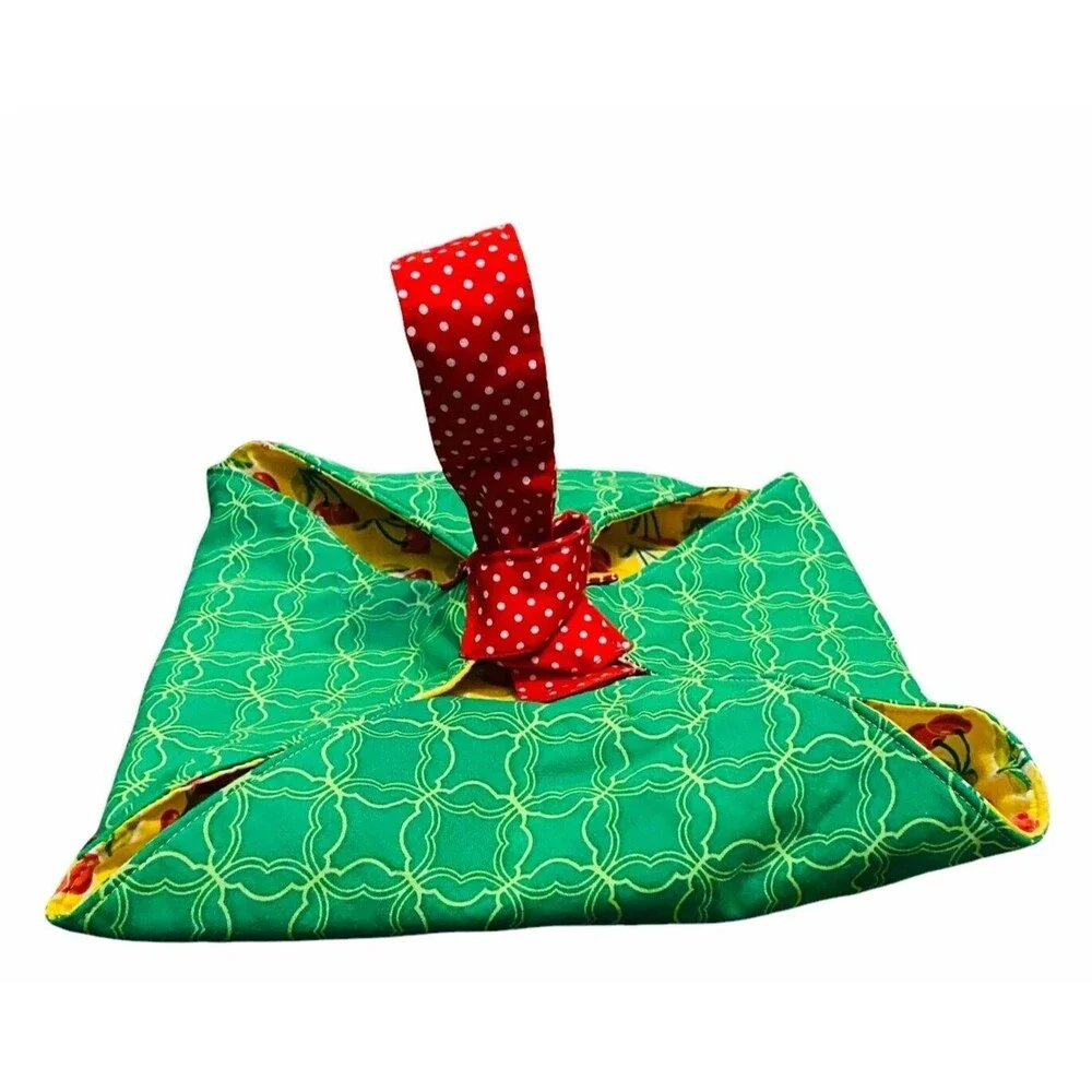 4260 Square Caserole quilted Cherries carrier 12